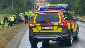 Olycka på riksvägen utanför Vimmerby • Motorcykel hamnade i diket • "Trafiken rullar på som vanligt igen"
