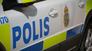 En ung man attackerad av flera i centrala Eskilstuna – förd med ambulans till sjukhus