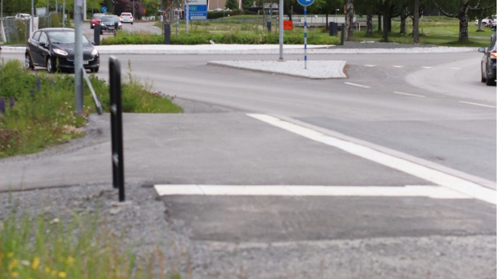Den kritiserade busshållplatsen på Gymnasievägen som skapat de problem som signaturen Trafikant befarade.