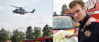 Fyra personer fast i brandröken – räddades med helikopter
