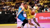 Sverige hedrar Uppsala baskets Ike Person – spelar i sorgeband