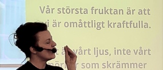 Charlotte Lindmark på besök hos SPF Åkerbäret