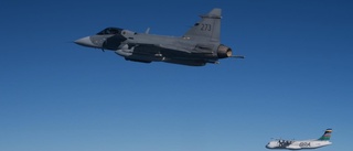 Jas 39 Gripen eskorterade svenska VM-hjältarna hem