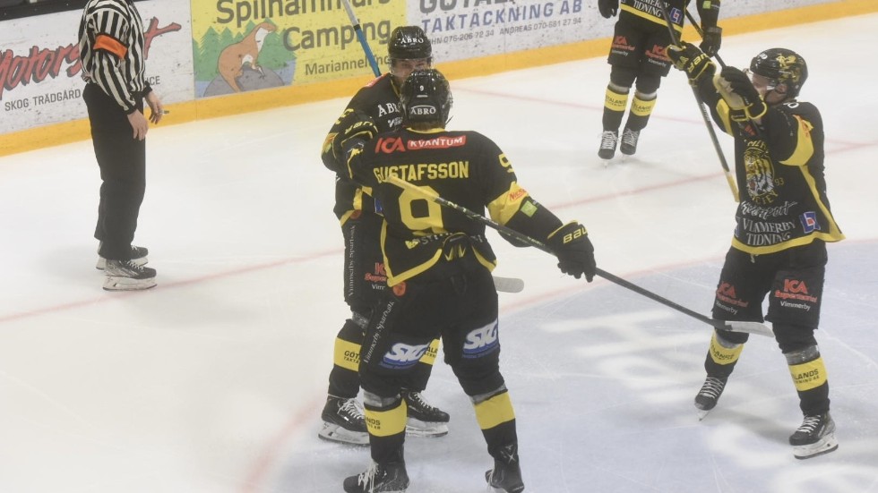 Vimmerby Hockey fick bryta trenden på nio raka förluster och segerjubla igen till slut efter seger med 2-0 hemma mot Troja.