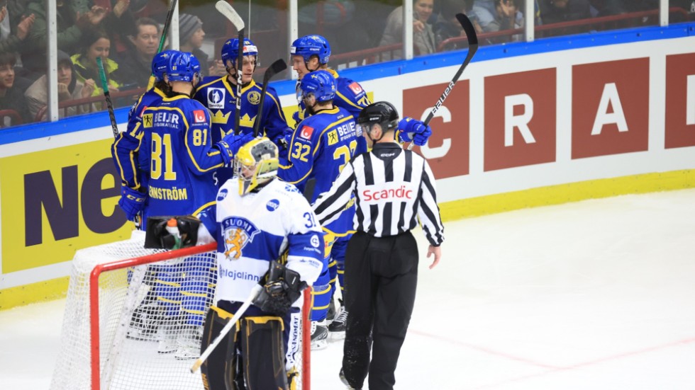 Tre Kronor-jubel. Sverige vann med 3–1 mot Finland i Malmö arena och tog hem hemmaturneringen.
