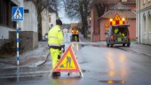 Vattenläcka i centrala Nyköping – väg avstängd
