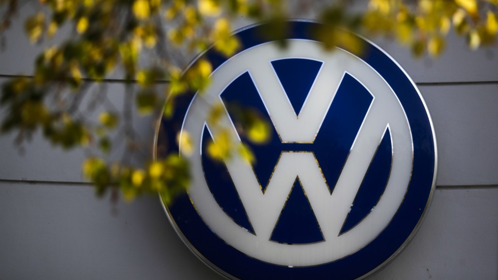 Volkswagen (VW) ser en inbromsning i tillväxten för elbilsförsäljningen i Europa till följd av att efterfrågan dämpas av höga elpriser och inflation. Arkivbild