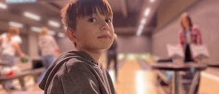 Tre trettonåringar fixade bowling – barn från Ukraina fick ha kul: "Vill visa att vi bryr oss" 