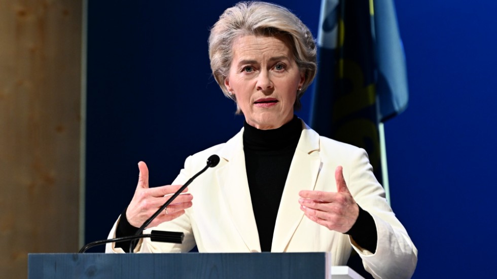 EU-kommissionens ordförande Ursula von der Leyen (bilden) håller en pressträff med statsminister Ulf Kristersson under Europeiska kommissionens besök i Kiruna.
