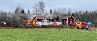 Villa totalförstörd i brand – elfel trolig orsak 