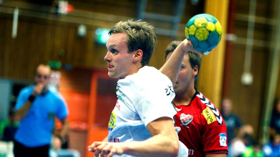 Niklas Johansson gjorde 9 mål när Mantorp vann stort mot Hallstahammar.