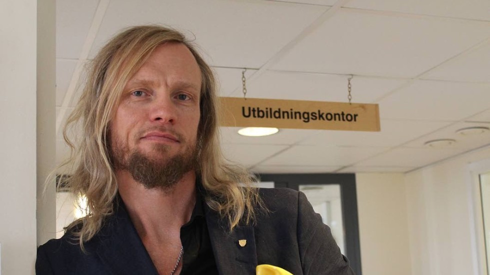 När allt fler ansöker om ledigt så ökar också pressen på rektorerna som de som numer alltid har sista ordet vid ledighetsansökningar, säger Patrik Landström, skolchef i Linköping.