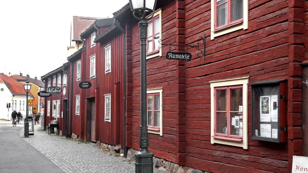Förr bodde olika samhällsklasser närmare varandra, skriver Bo Westin. På bilden Hunnebergsgatan i Linköping.