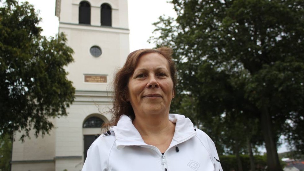 Hélén Elfving, 54, är Vimmerbys nya kyrkoherde. "En väldigt spännande utmaning för mig".