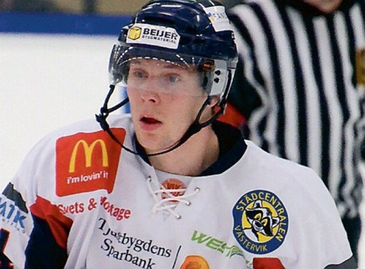 Simon Mitman blev stor hjälte för Västervik med sina två mål.