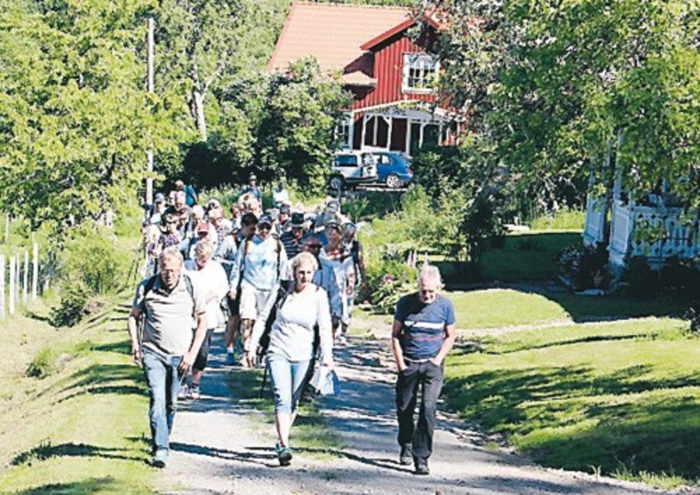 Cirka femtio personer deltog i den årliga nationaldagsvandringen som hölls i Rimforsa.