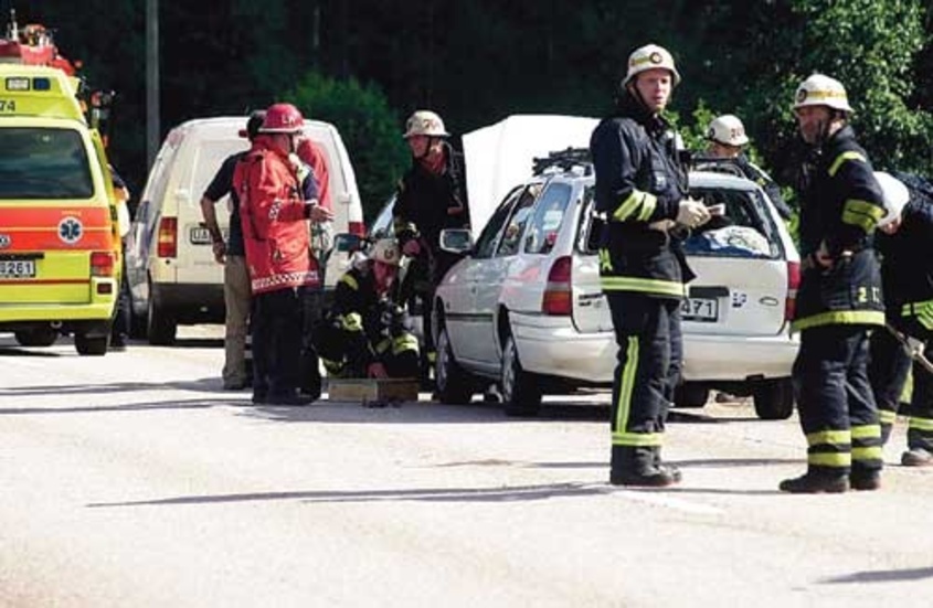 Fyra bilar var inblandade i seriekrocken på riksväg 34 i går eftermiddag. Fyra personer fick föras till sjukhus med lättare skador.