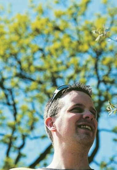 Petter Andersson i Vimmerby är en av alla allergiker som dras med pollenplågan.