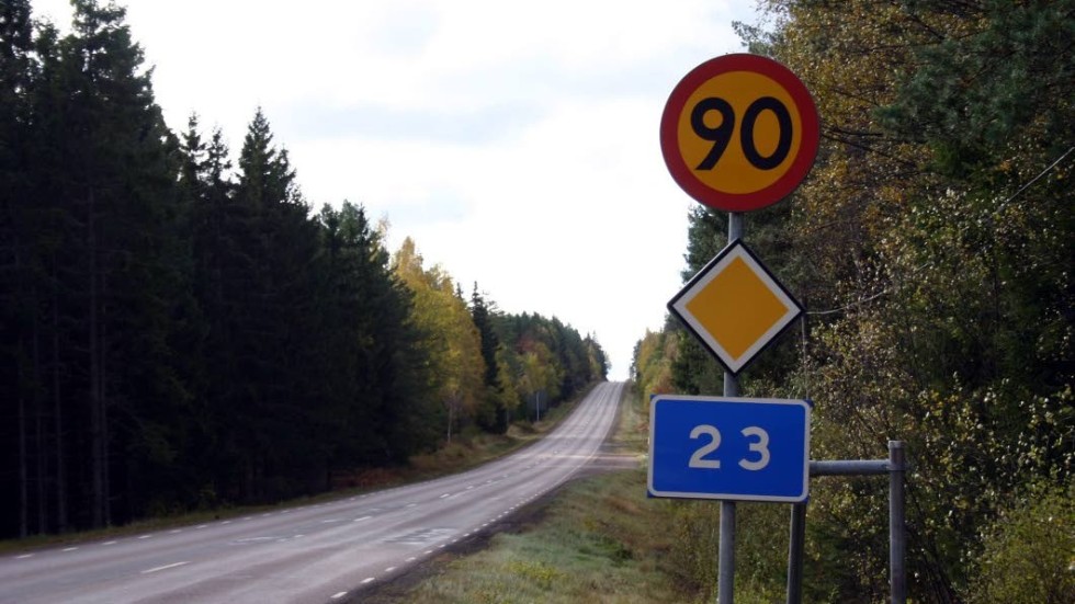 Slut med 90 kilometer på riksväg 23 genom Kalmar län. Trafikverket föreslår en sänkning till max 80 kilometer.