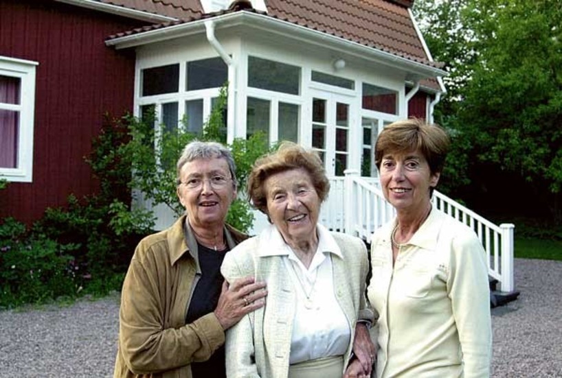 Christine Nöstlinger, Heidi Oetinger och Silke Weitendorf vid Näs.