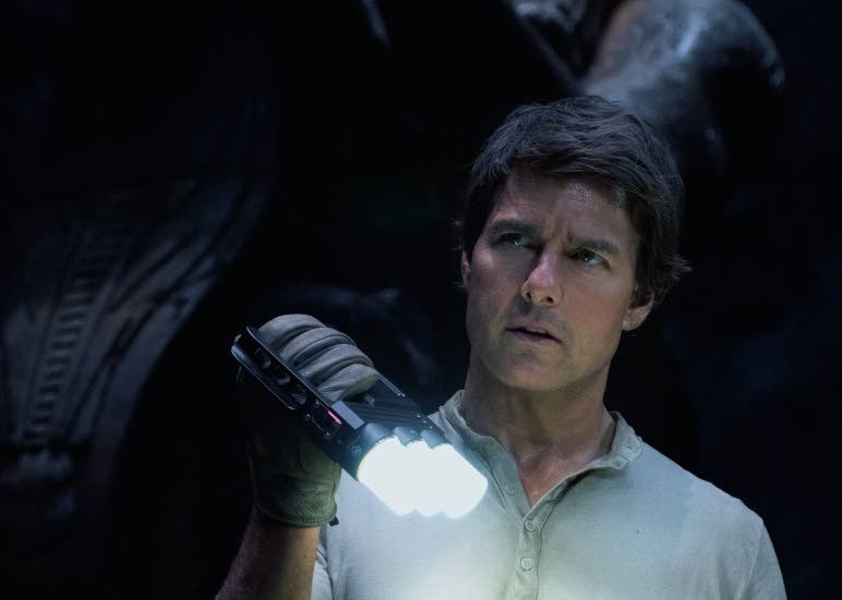 Tom Cruise spelar en version av sin valiga filmpersona i "The mummy".