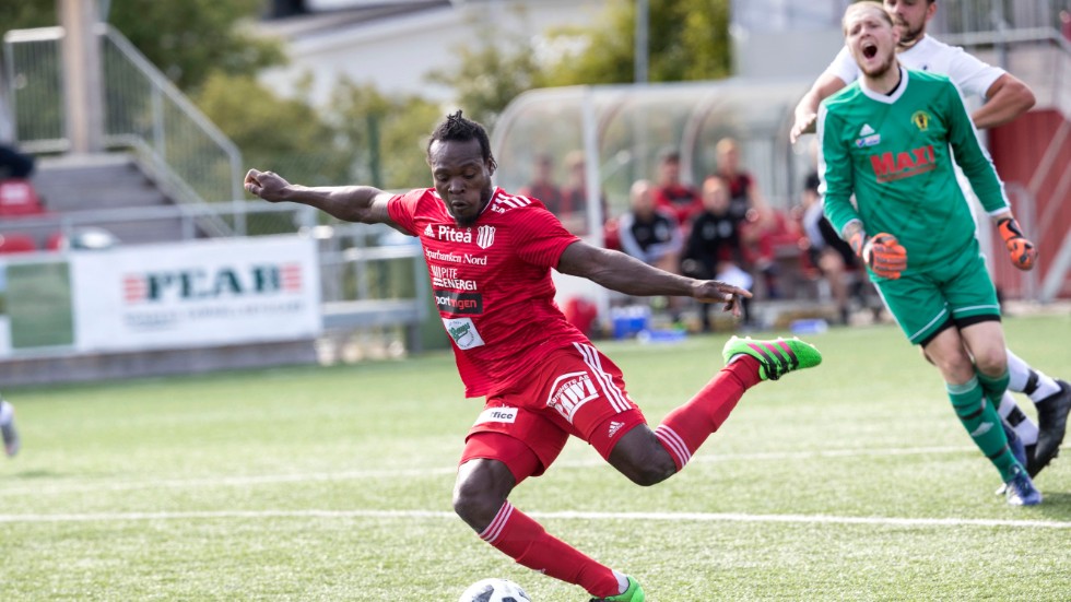 Tetteh Komey vill inte se sin gamla klubb IFK Luleå jubla över serieseger på söndag.