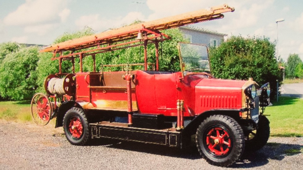 Luleå köpte in sin första brandbil för 13.000 kronor 1923. En stor investering på den tiden. Bilen är i dag unik och värd över miljonen, enligt brandkårsveteranerna.