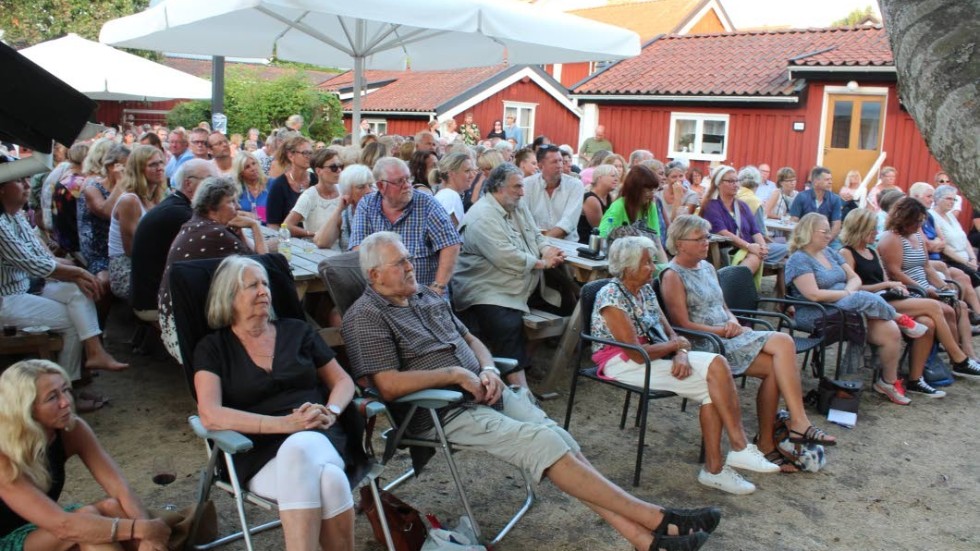 Songs and Stories annordnar sina spelningar mitt bland de pittoreska husen vid Båtmansstugorna.