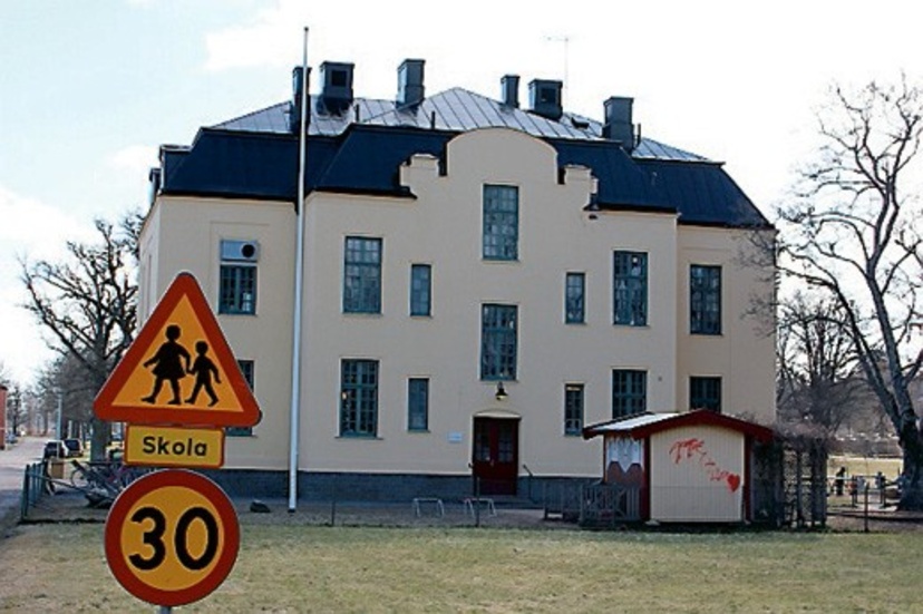 Förskolan Gertrud och Sjöstadens skola håller i dag till i två olika hus, och de är trångbodda. Snart samlas verksamheterna under samma tak.