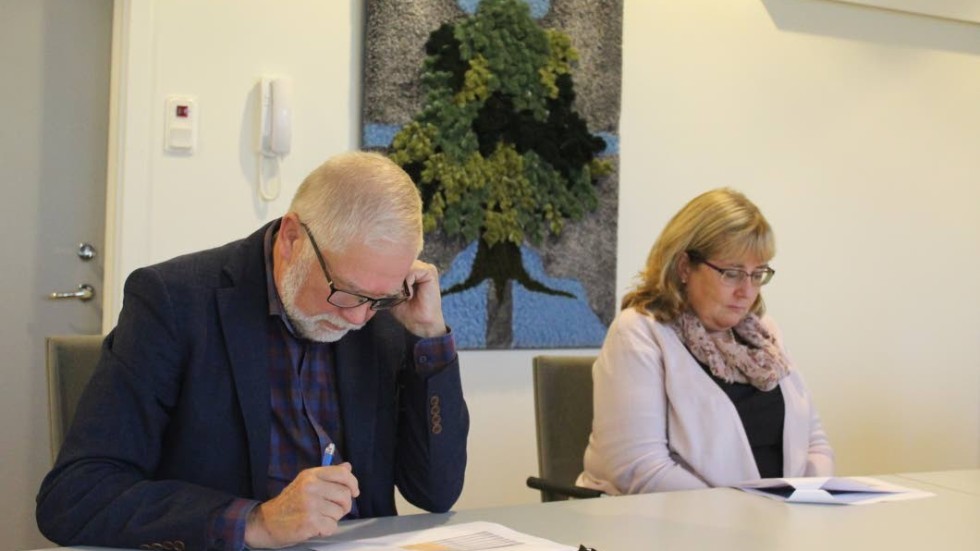 Kommunstyrelsens ordförande Sven-Inge Karlsson (C) och kommunchef Maria Hillman som slutar i augusti