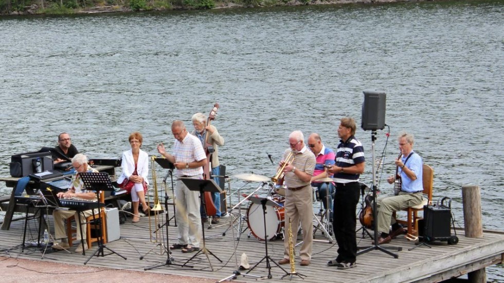 Temptation Jazz Band har besökte ångbåtsbryggan i Björkfors varje sommar sedan 1997.