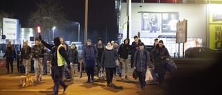 Flyktingar från Ukraina på plats i Linköping – har tak över huvudet och mat – "lägenheterna är slut"
