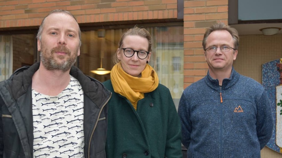 Lars Johansson, Sandra Sjöblom och Jens af Ekenstam Stenman presenterar Vänsterpartiets egna budgetförslag för Vimmerby.