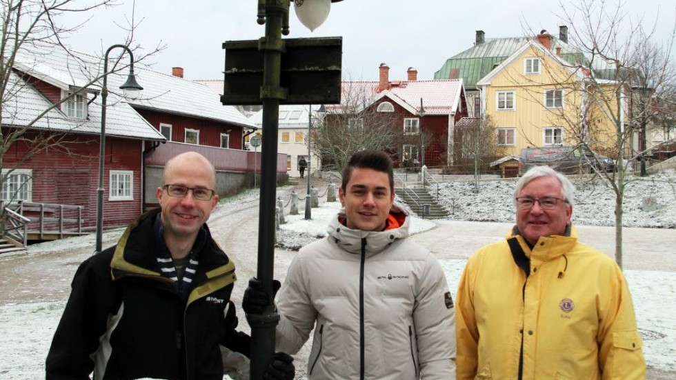 Leif Johansson, Lukas Lindberg och Rainer Strobach bjuder in till adventsstämning . Bland annat i kvarteret Vråken.