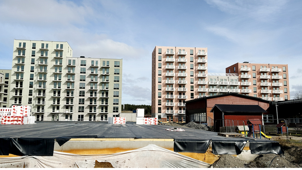 "Varför bygger man så enormt fantasilösa och fula byggnader?", frågar sig "CBL", som även ondgör sig över trafiksituationen i Eskilstuna.