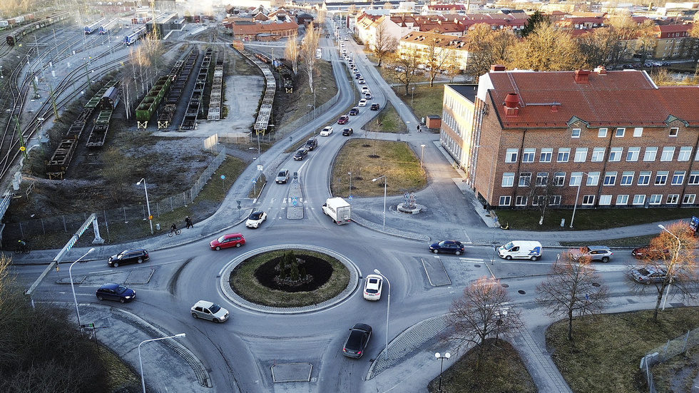 Bilköer på Tullgatan och Gredbyvägen. En vanlig syn i Eskilstuna.