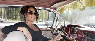 Monicas tredje sommar med pärlan – en Cadillac från 1960