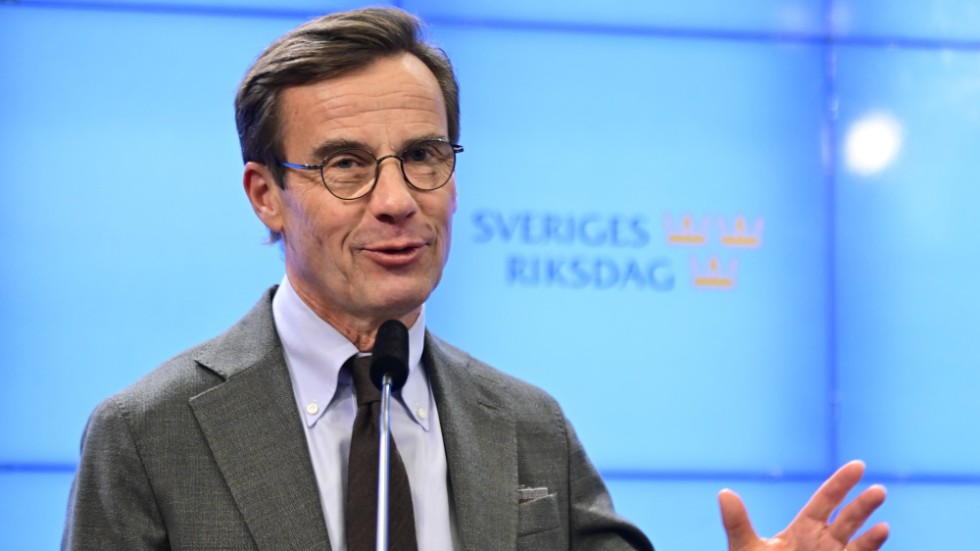 Moderatledaren Ulf Kristersson (M) har begärt ytterligare "ett par" dagar att bilda regering.