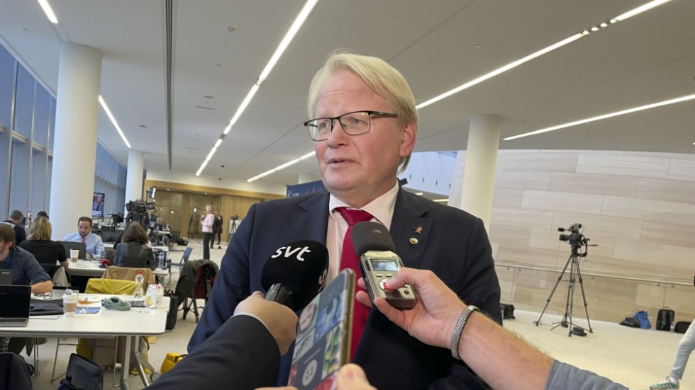 Försvarsminister Peter Hultqvist efter Natos försvarsministermöte i Bryssel.