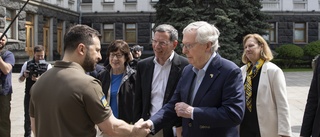 McConnell på besök hos Zelenskyj i Kiev