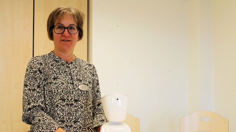 Roboten är den första i sitt slag i kommunen och anledningen till att man valt att testa konceptet är att man har en elev som varit hemma länge på grund av sjukdom, berättar specialpedagogen Jeanette Ekberg.