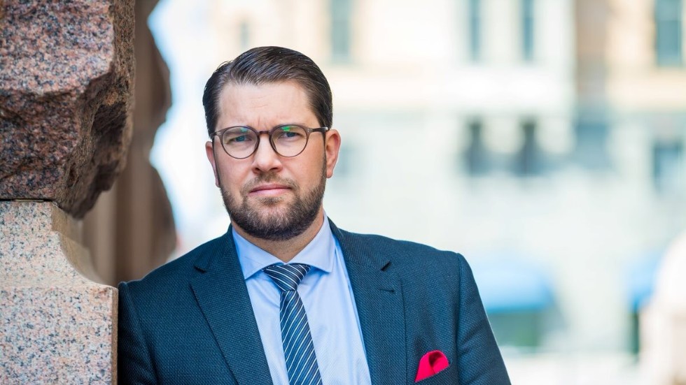 Sverige måste sätta hårt mot hårt. Saft- och bulle politikens tidevarv är över, skriver SD:s partiledare Jimmie Åkesson.