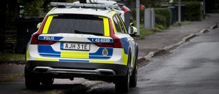 Polisen stoppade bil – 70-åriga kvinnan bakom ratten saknade körkort