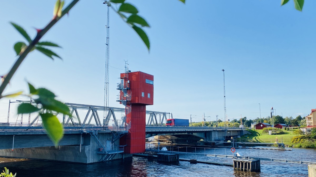 Varning för oväsen när 35-metersrör ska slås ner