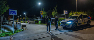 Åtalad för mord på Norrköpingskvinna hånlog åt anhöriga