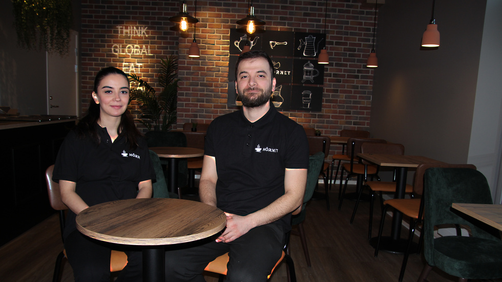 Juliana Odisho och Ashor Moshi drev tidigare Smörgåsfiket i Johannelund. Nu öppnar de kafé i Ebbepark.