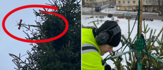Julgranen utsattes för sabotage – vandalerna polisanmäls