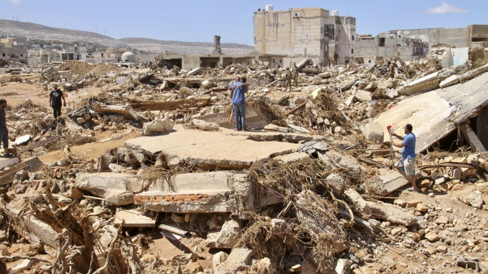 Hela stadsdelar förstördes när vattenmassor vällde fram genom staden Darnah natten till den 11 augusti.