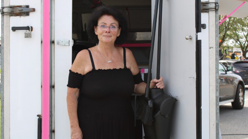 För fem sedan år drog Ann Lindholm igång sin matvagnsverksamhet. Från början hade hon sitt rullande kök i en gammal Mercedes-buss. "Den gick att köra när den ville kan man säga, men det var inte alltid den funkade helt hundra", säger hon. 