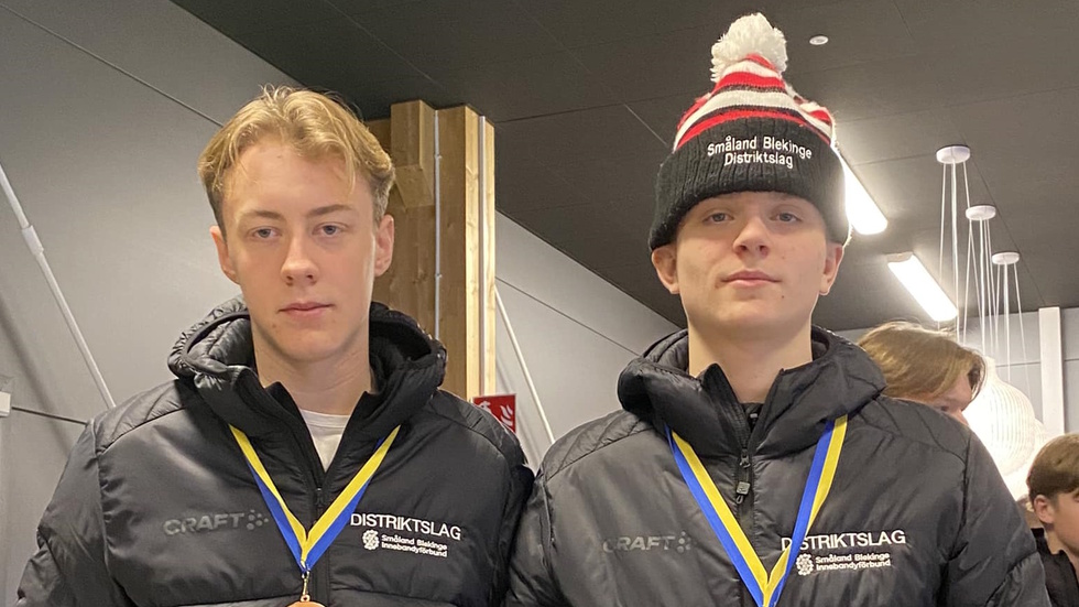 Vilgot Kronstrand och Viggo Mattsson med sina bronsmedaljer från Distriktslags-SM.